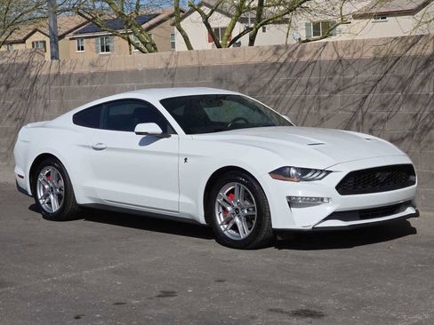 Used 2019 Ford Mustang Premium image 3