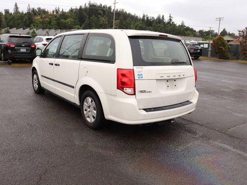Used 2013 Dodge Grand Caravan American Value Package w/ UConnect Hands-Free Group FWD image 7