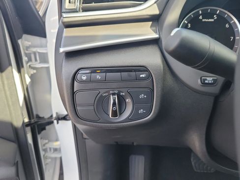 Certified 2025 INFINITI QX50 Pure image 17