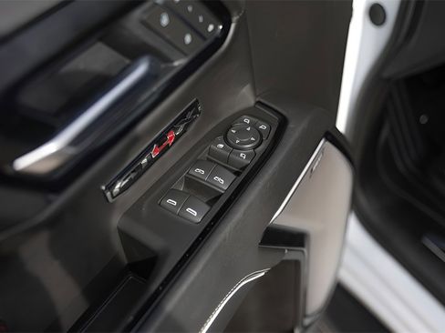 Used 2025 GMC Sierra 1500 AT4X image 25