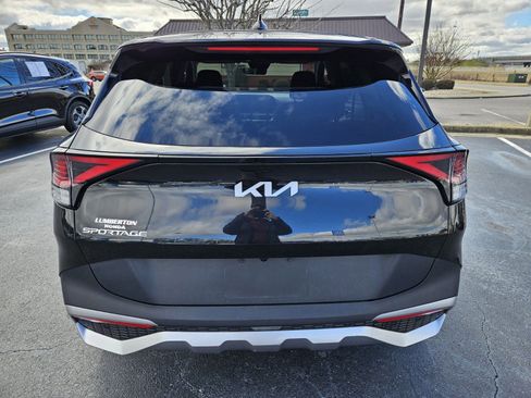 Used 2024 Kia Sportage LX image 6