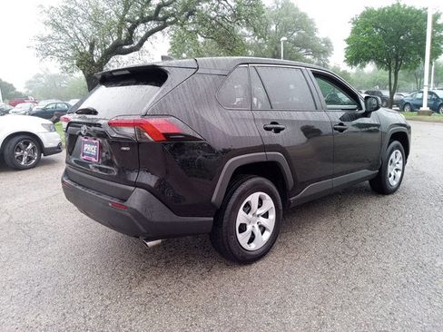 Used 2024 Toyota RAV4 LE image 5