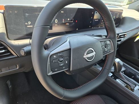 New 2026 Nissan Sentra SR w/ Floor Mat Package FWD image 11