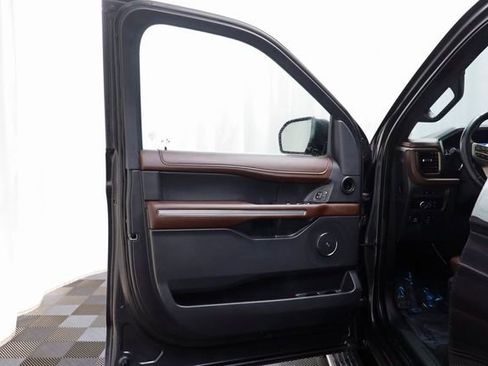 Used 2024 Ford Expedition Max Limited image 5