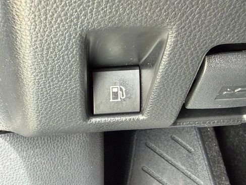 Certified 2025 Toyota RAV4 XLE AWD/4WD image 35