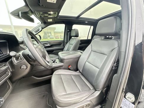 Certified 2023 Chevrolet Suburban Z71 w/ Luxury Package AWD/4WD image 20