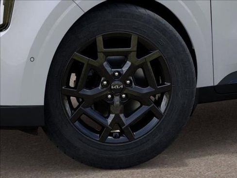 New 2025 Kia Carnival SX Prestige image 9