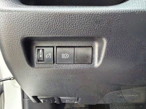 Used 2022 Toyota RAV4 XLE image 23