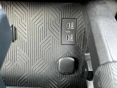 Used 2024 Toyota Tacoma TRD Off-Road image 17