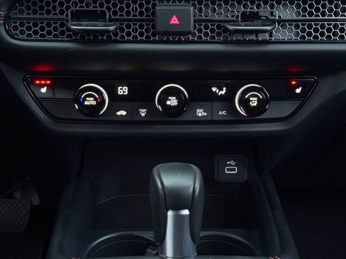 Used 2025 Honda HR-V Sport image 21