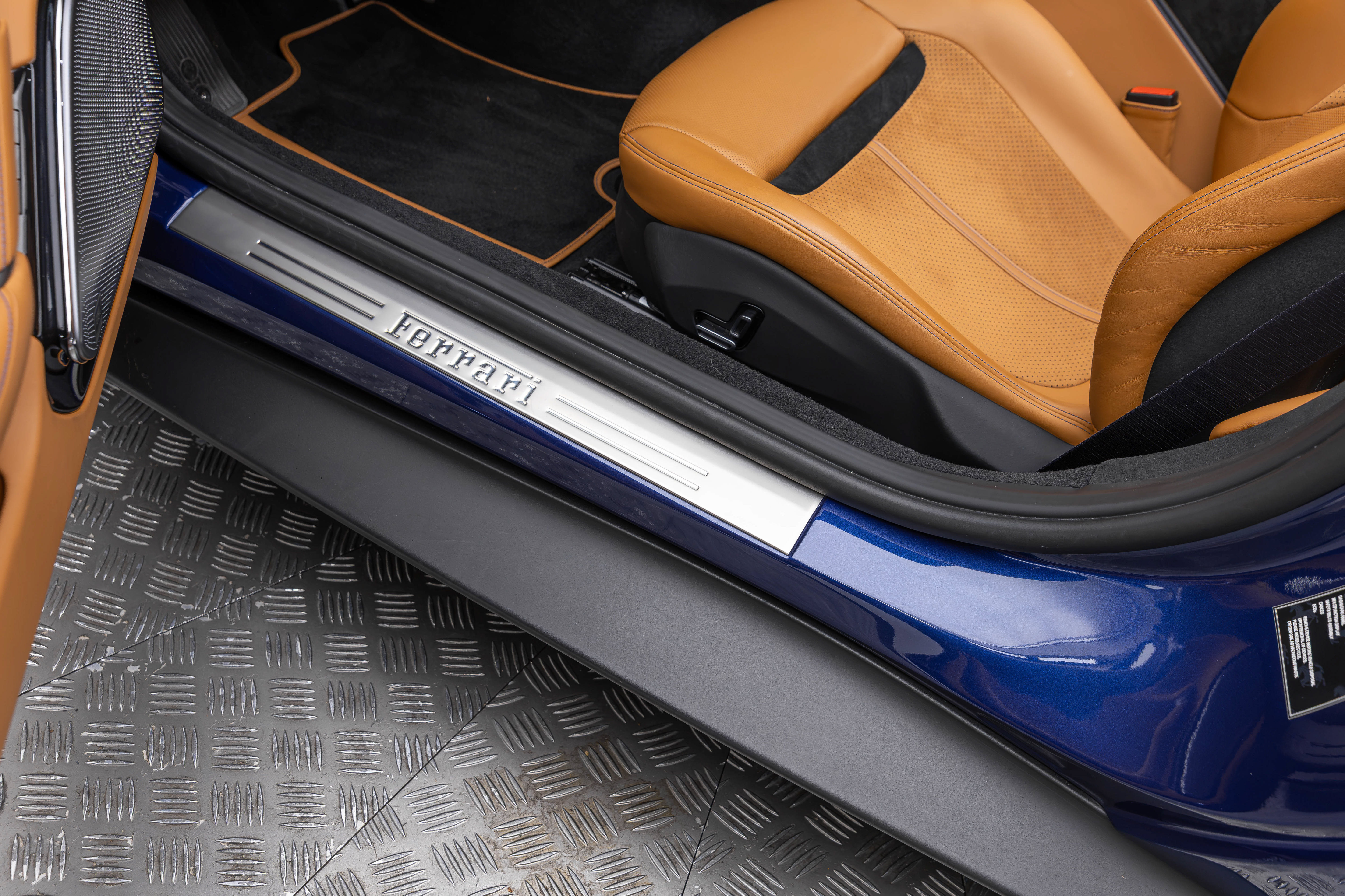 Used 2025 Ferrari Roma Spider RWD image 16