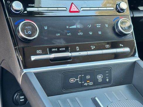 Used 2025 Hyundai Santa Fe SEL FWD image 25