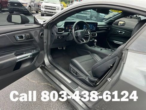 Used 2025 Ford Mustang GT Premium RWD image 5