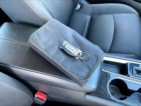 Used 2024 Nissan Altima 2.5 SV FWD image 35