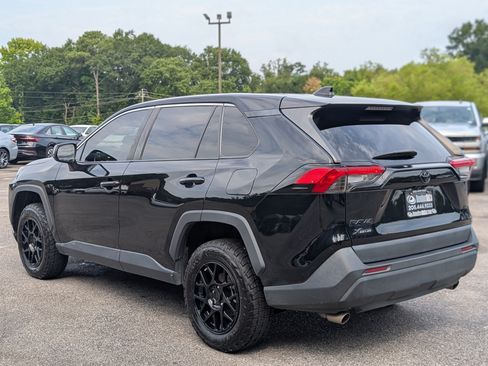 Used 2022 Toyota RAV4 LE FWD image 7