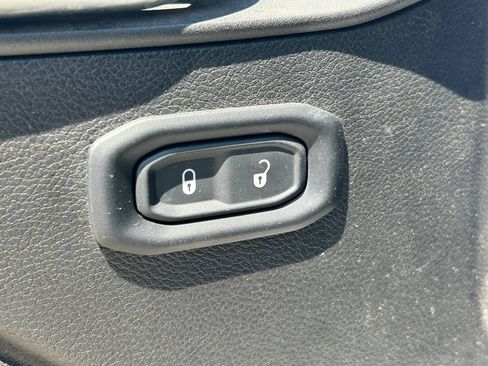 Used 2024 Jeep Gladiator Sport AWD/4WD image 21