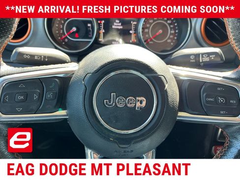 Used 2022 Jeep Gladiator Mojave w/ Cold Weather Group AWD/4WD image 11