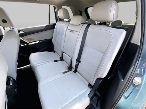 Used 2020 Volkswagen Tiguan SE w/ Panoramic Sunroof Package FWD image 21