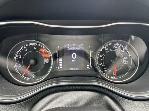 Used 2019 Jeep Cherokee Latitude Plus AWD/4WD image 12
