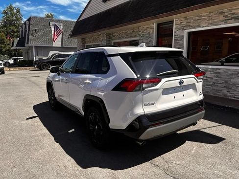 Used 2024 Toyota RAV4 SE AWD/4WD image 5