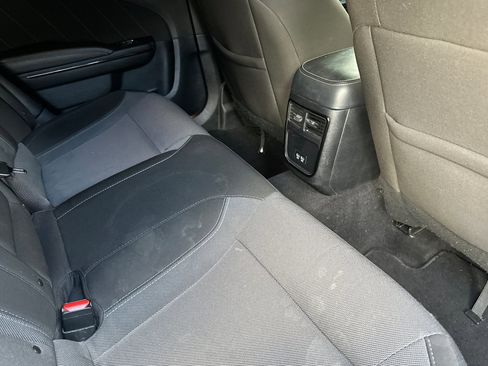 Used 2020 Dodge Charger SXT w/ Blacktop Package image 17