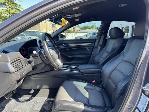 Used 2018 Honda Accord Sport image 24