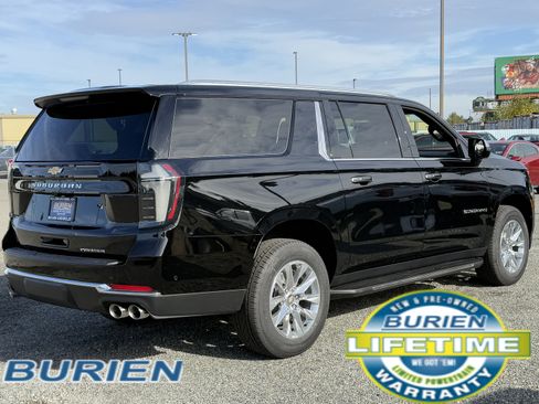 New 2026 Chevrolet Suburban Premier image 7
