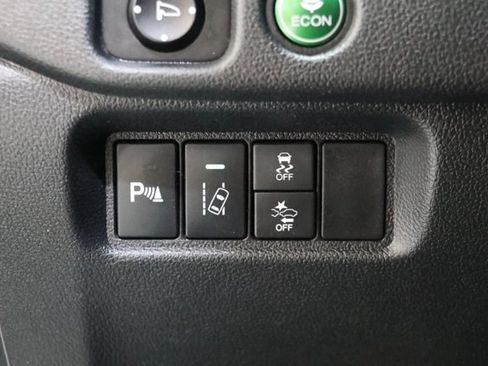 Used 2018 Honda Pilot Touring image 22