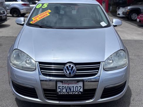 Used 2005 Volkswagen Jetta 2.5 image 2