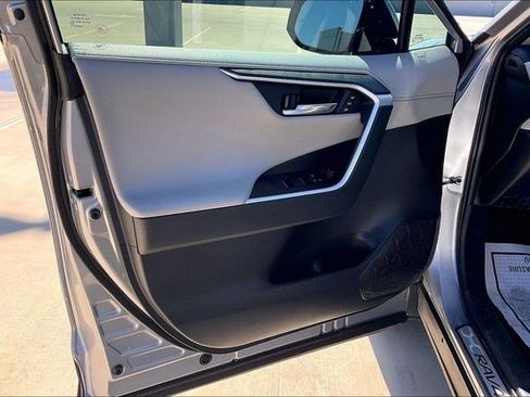 Used 2024 Toyota RAV4 Limited image 28