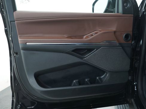 Used 2025 Lincoln Navigator Reserve AWD/4WD image 23