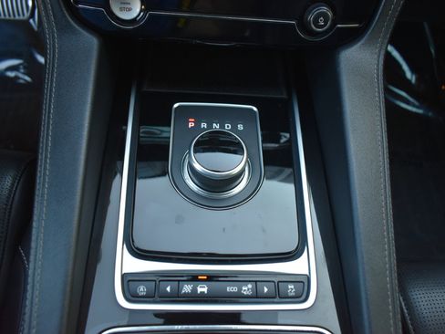 Used 2018 Jaguar F-PACE S image 23