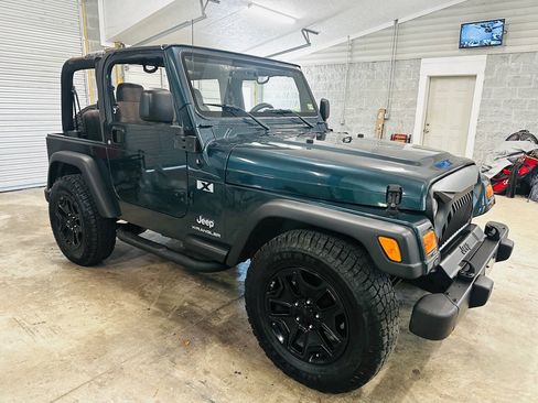 Used 2005 Jeep Wrangler X w/ Tire & Wheel Group (Ecco) AWD/4WD image 6
