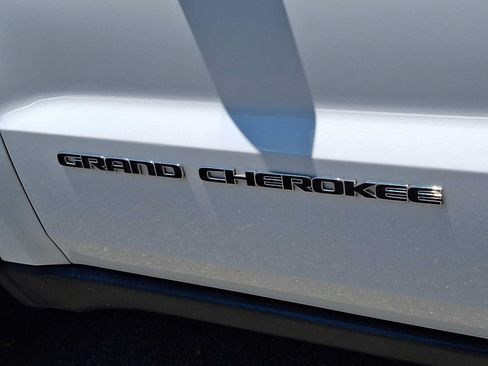 Used 2020 Jeep Grand Cherokee Limited AWD/4WD image 38