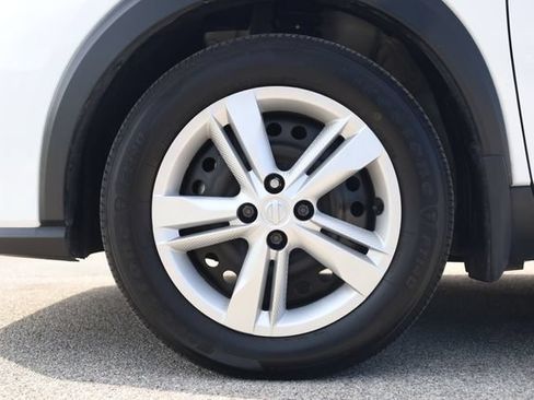 Used 2024 Nissan Kicks S FWD image 9
