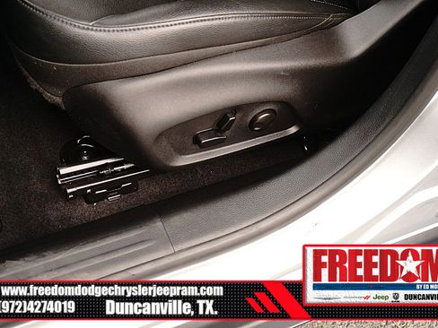 Certified 2025 Jeep Compass Limited image 37