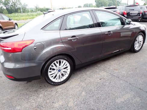 Used 2017 Ford Focus Titanium FWD image 6