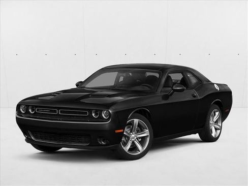 Used 2018 Dodge Challenger SXT RWD image 1