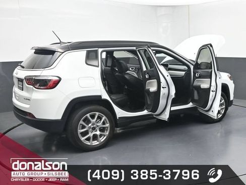 Used 2025 Jeep Compass Limited AWD/4WD image 21