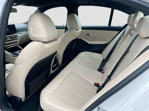 Used 2023 BMW 330i Sedan w/ Premium Package image 27