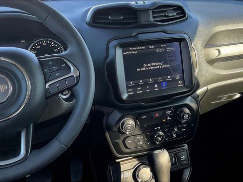 Certified 2022 Jeep Renegade Latitude image 6