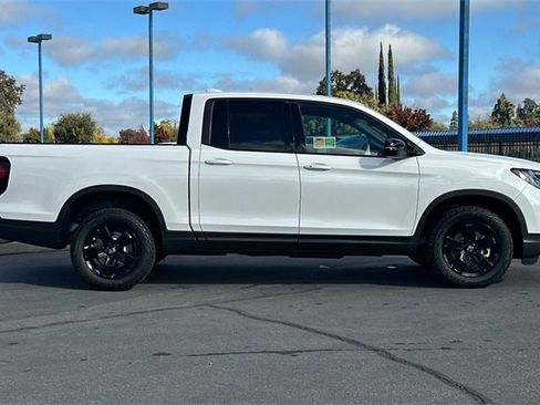 New 2026 Honda Ridgeline Black Edition image 3