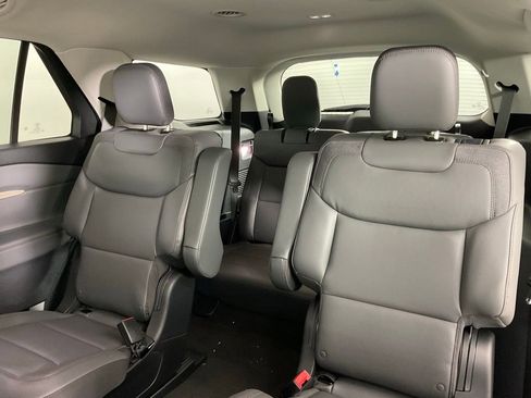 New 2026 Ford Explorer Active RWD image 16
