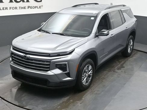 New 2026 Chevrolet Traverse LT w/ Driver Confidence Package FWD image 24