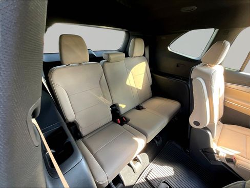 New 2026 Buick Enclave Preferred w/ LPO, Floor Liner Package FWD image 20