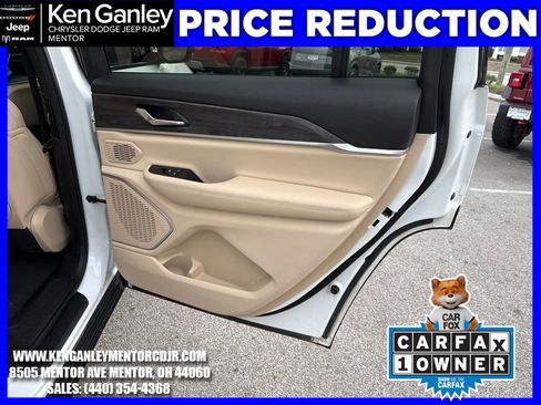 Used 2025 Jeep Grand Cherokee L Limited w/ Black Appearance Package image 25