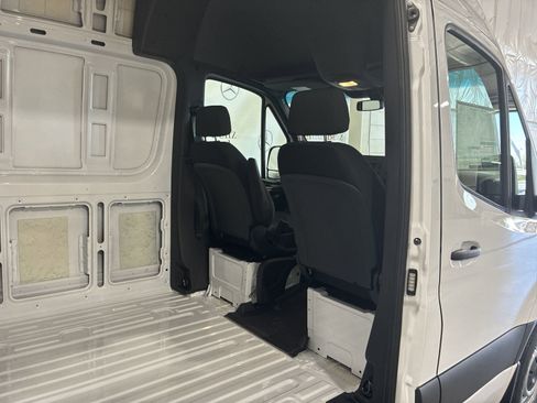 New 2025 Mercedes-Benz Sprinter 2500 image 4