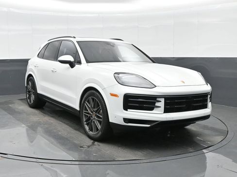 Certified 2025 Porsche Cayenne S AWD/4WD image 11