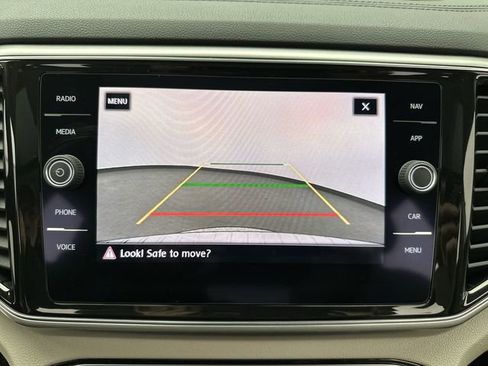 Used 2019 Volkswagen Atlas SEL Premium image 18