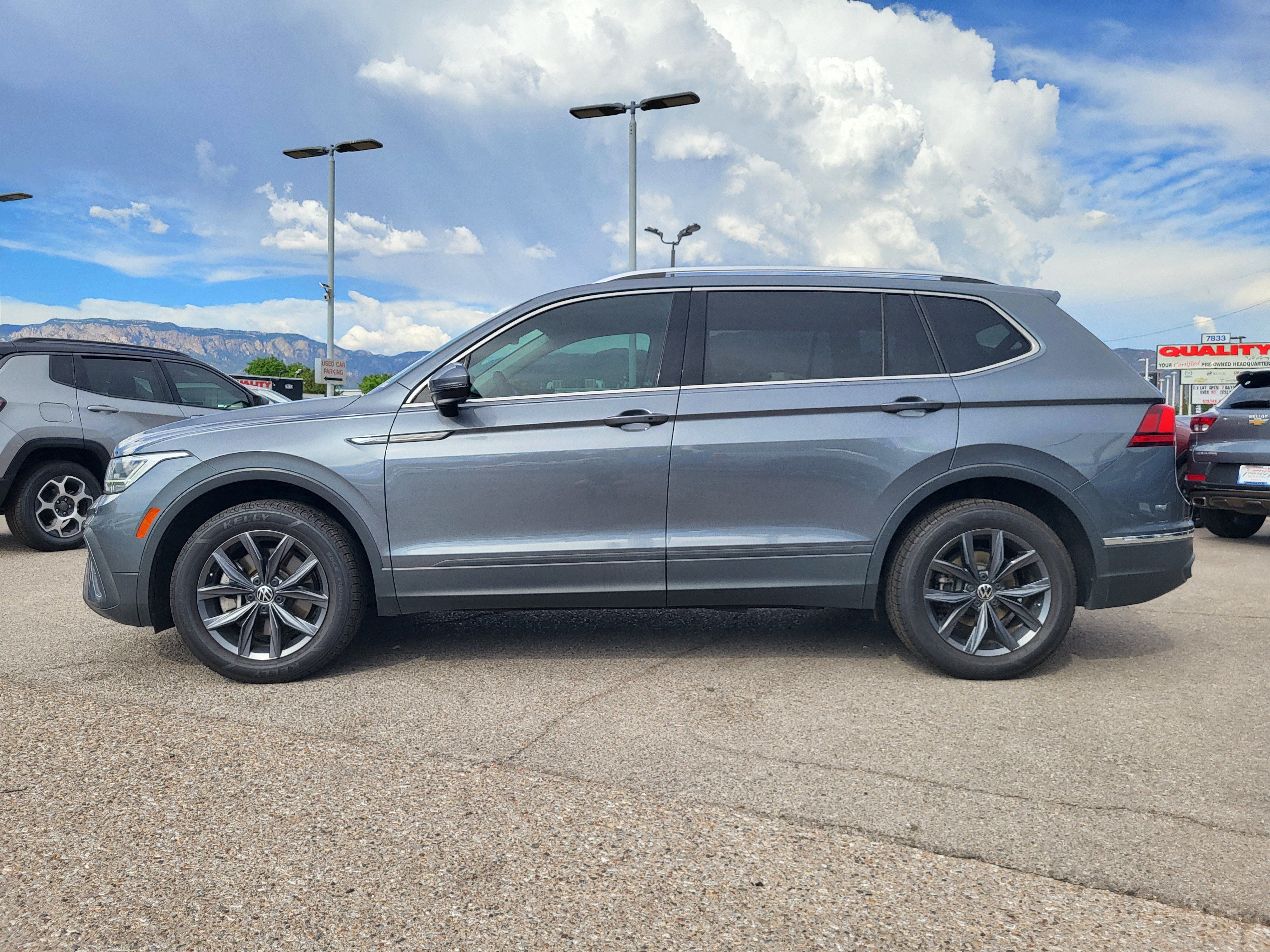 Used 2022 Volkswagen Tiguan SE FWD image 7